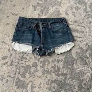 Levi cutoff shorts - size 32